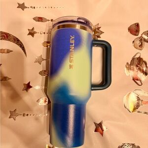 Stanley 40oz Flip Straw Gradient Blue and Yellow Mug
